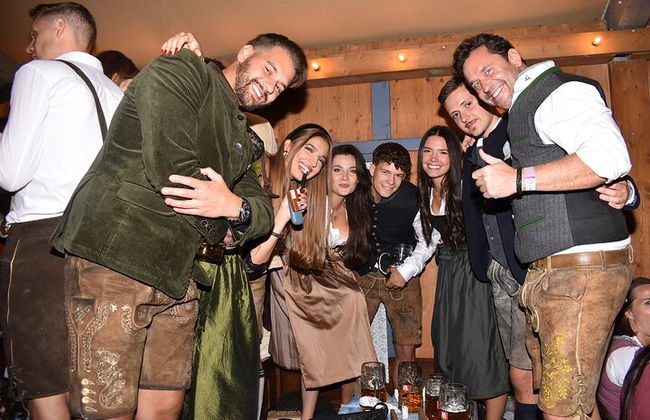 Oktoberfest Tour All in Tischreservierung mit 2 Fahrgeschäften - Foto 2