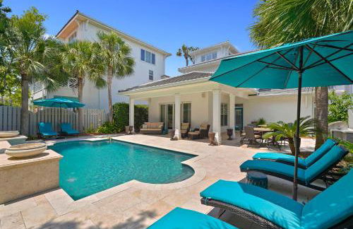 Tropical Dreams by the Sea - Vacation Home with Private Pool & Close Proximity to Beach - Foto 1