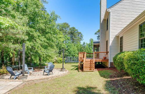 Fire Pit and Pool Access Quiet Holly Springs Home - Foto 2