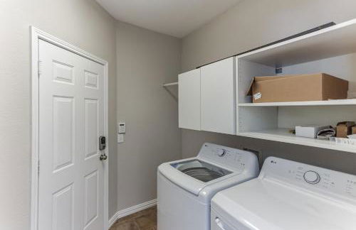 Family Fun Retreat- Pool & Entertainment Haven! home - Foto 9