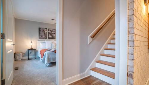 Par-Tee Haus II - Photo 2