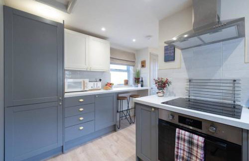 Little Apple Cottage- Free Parking, Hot tub, Fire, Town Centre - Photo 36