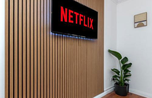 Stylish Town Centre Apartment, ALLOCATED FREE PARKING SPACE, RICKMANSWORTH HIGH STREET, Modern Decor, Juliet Balcony, Walking Distance to Rickmansworth Station Metropolitan Line - Foto 58