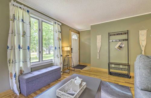 Granby Getaway in the Woods with Spacious Yard! - Foto 6