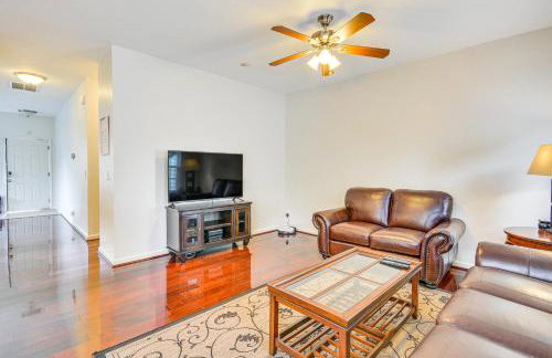 Cozy Greensboro Townhome with Community Pool and Grill - Foto 5