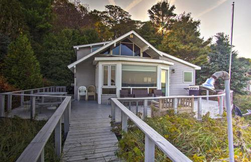 Lakefront Montague Cottage with Deck and Beach! - Foto 31