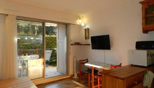 Studio coin nuit avec terrasse et parking privatif à Bormes-les-Mimosas - FR-1-251-900 - Foto 2