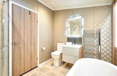 Enzo's Lodge with Hot Tub - Foto 19