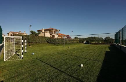 Villa Silvia for 10 people with infinity pool and large playground - Foto 6