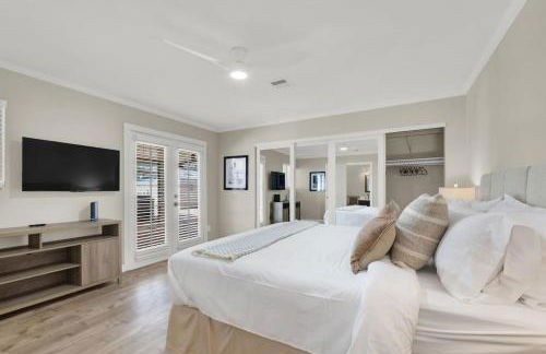 Spacious 4BR plus Den with Pool, Jacuzzi, BBQ, Near Strip - Foto 11