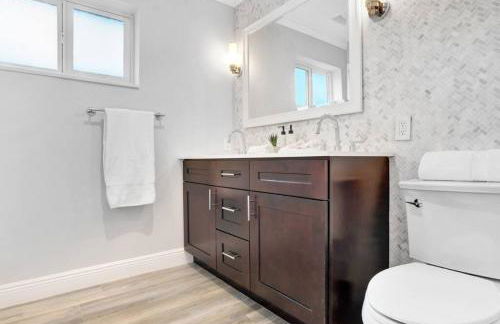 Modern 4BR Villa with Pool - Outdoor amenities - WFH - Foto 25