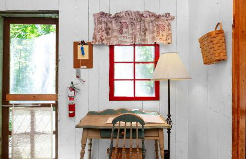 Luxury Camping Cabin with Fireplace near Hanover, New Hampshire - Foto 5