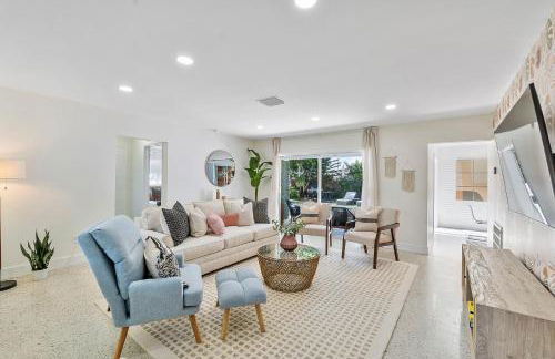 Charming Coral Ridge 2BR 2BA Near Beach plus Pool - Foto 4