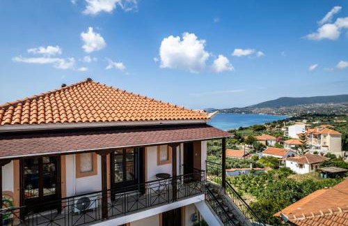 Koroni Family house with the best view - Photo 1