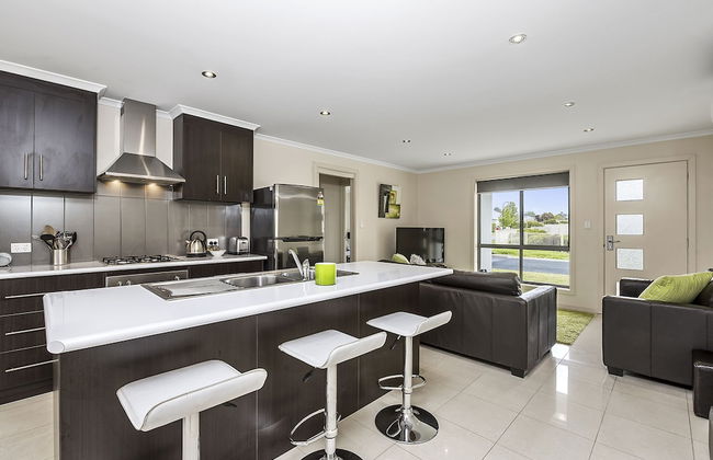 Megan Court Apartments - Photo 1