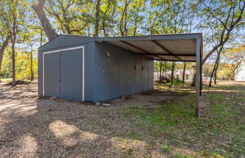 The Hickory House with Firepit- Boat Ramp Access to Cedar Creek Lake - Foto 34