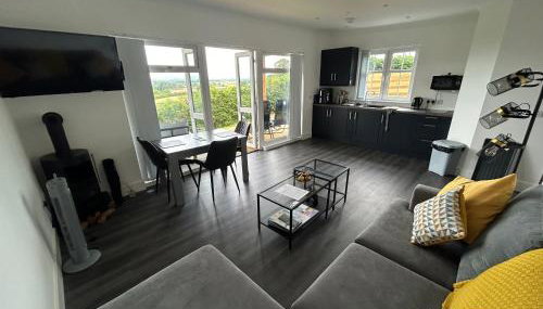 Castle Glen Lodge - Photo 3