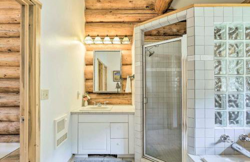 Mountain Retreat w/ Deck: Ski, Soak, Golf & Hike! - Foto 17