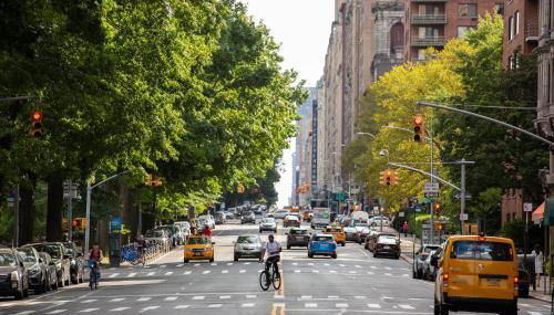 Sunlit 2BR Central Park North elevator & laundry - Photo 4