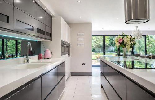 Luxury 5 Bed All En-Suite Cinema Room - Foto 2