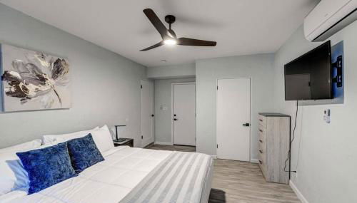 Modern Home-Downtown-3 Bedroom- King Bed - Foto 3