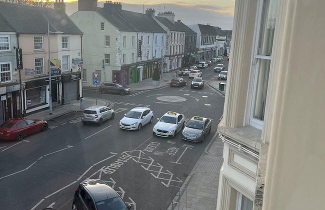 3 Bed Flat - Sleeps 6 - Parking - Wifi - Foto 10