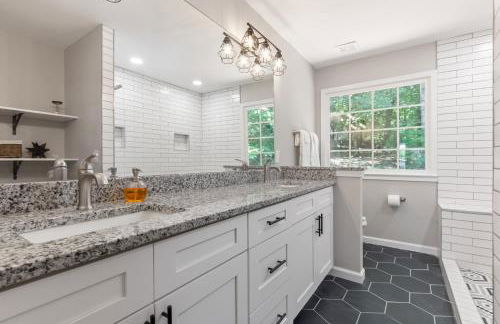 Explore Historic DT In This Cozy Open Air 5BR Stay - Foto 16