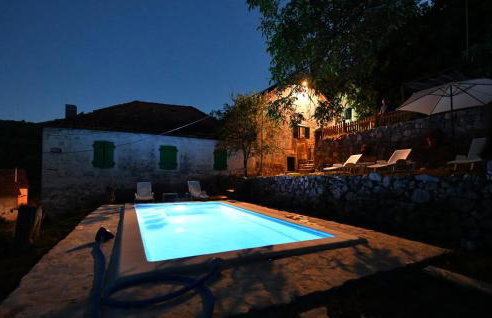 Beautiful Apartment In Hrvace With Wifi - Foto 6