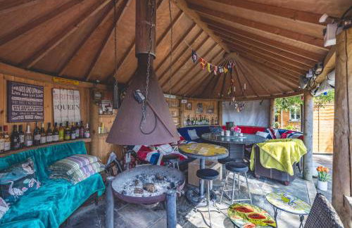 Relaxing Retreat - The Shepherds Hut - Hot Tub - By Tempstay - Foto 5