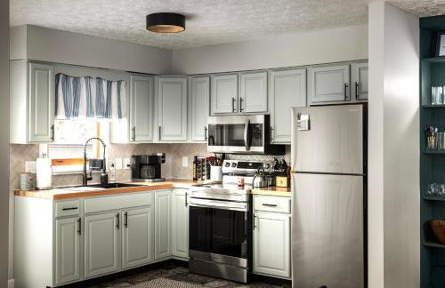 Shenandoah dog friendly cabin - river access, BBQ, outdoor dining and lounging, fire pit, AWD or 4WD encouraged - Foto 10