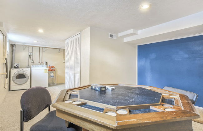 2BR Central Location Big Backyard & Dog Friendly! - Photo 24