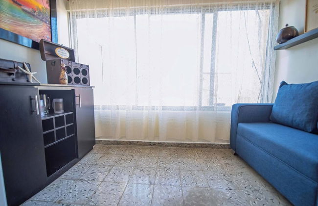 Colonial 2BR Apartment 2mins Walk to Beach! - Foto 6