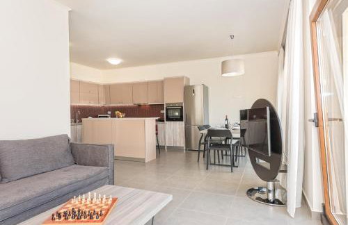 SUNRISE Spacious Apartment With 3 Bedrooms & 3 Bathrooms -Near to Chania - Foto 8