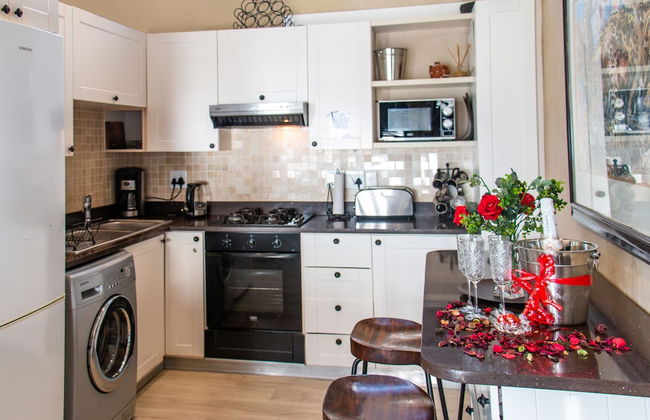 185 on Beach Boutique Suites and Apartments - Photo 43