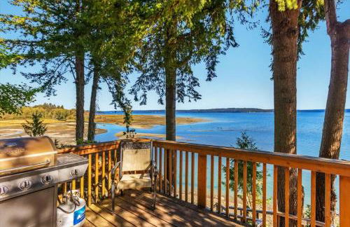 4BR waterfront home with beach access and views - Foto 28
