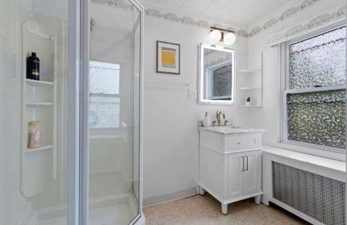 5BR 3BA Family Retreat 2 Blocks from Beach - Foto 39