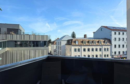 VYLD Fuchs Suite - Urban, Aufzug & Balkon - Foto 8