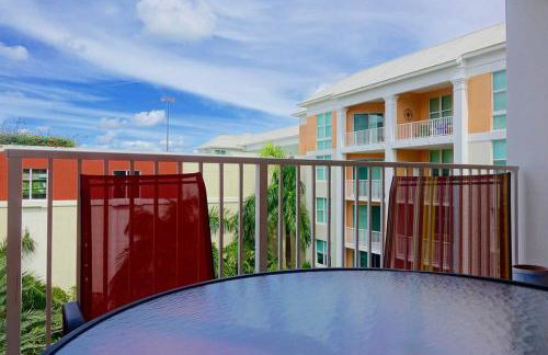 Luxurious, family-friendly 3BR condo on the water - Foto 9