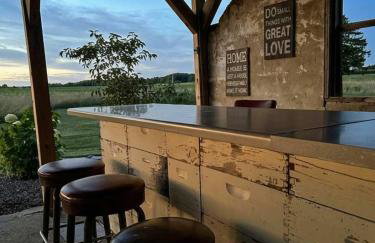 Historic 1868 Farmhouse Kettle Moraine Getaway - Foto 31