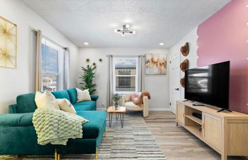 Game Room Retreat with Firepit and Gym, Sleeps 12 - Foto 5