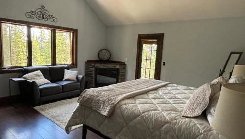 Spacious 4 Bedroom Chalet on Hiking Trails - Foto 2