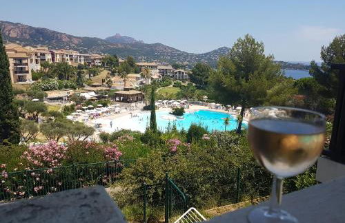 Appartement 4/5 personnes vue mer piscine et montagne Cap Estérel Pierre et Vacance nature et sport - Foto 23