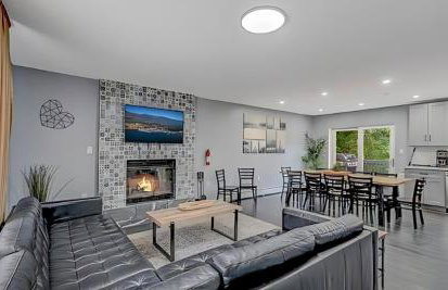 Peaceful Pocono Home with Hot Tub, gym, & office - Foto 39