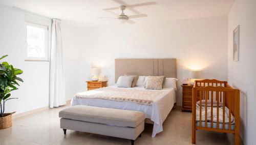 Private Villa with three separate apartments - Photo 3