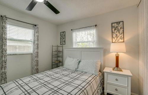 Port Charlotte Home with Sunroom, Grill and Fire Pit! - Foto 16