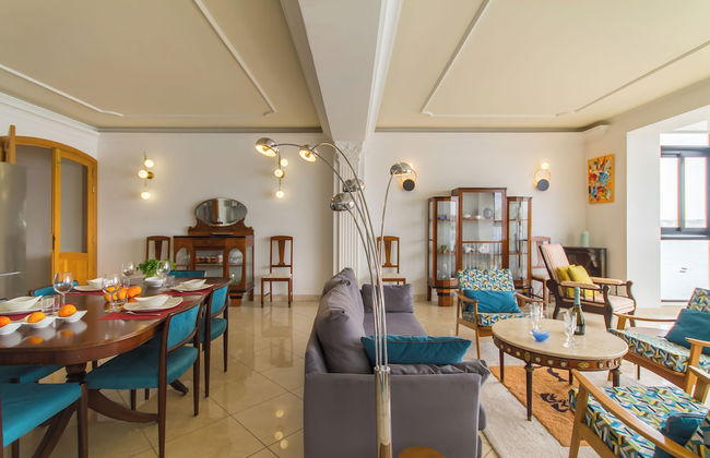 A Magnificent Sunny Seafront Apart Sliema - Photo 20