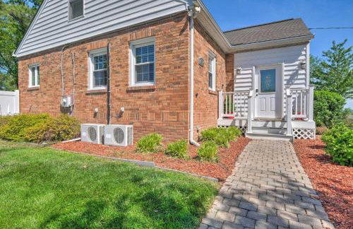 Waterfront North Beach Home about 2 Mi to Beach! - Foto 32