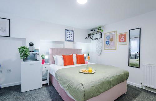 Jephsons Lodge Studio 4 - Free Parking, WiFi, Netflix & Prime, Cosy Basement Studio - Foto 1