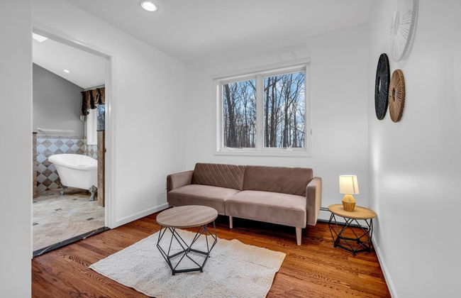 Cozy Private Home W Fireplace Outdoor Kitchen - Photo 30