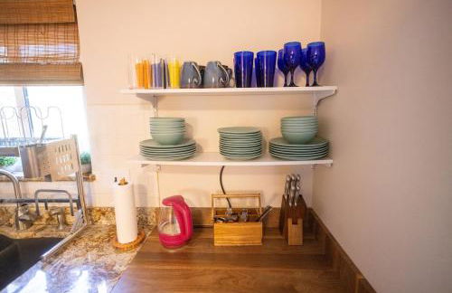 Blue Boho Music and Meme House Four Bedroom Home with Arcade near Westport Plaza - Foto 12